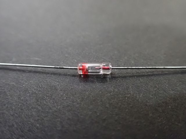 半導体ダイオード写真